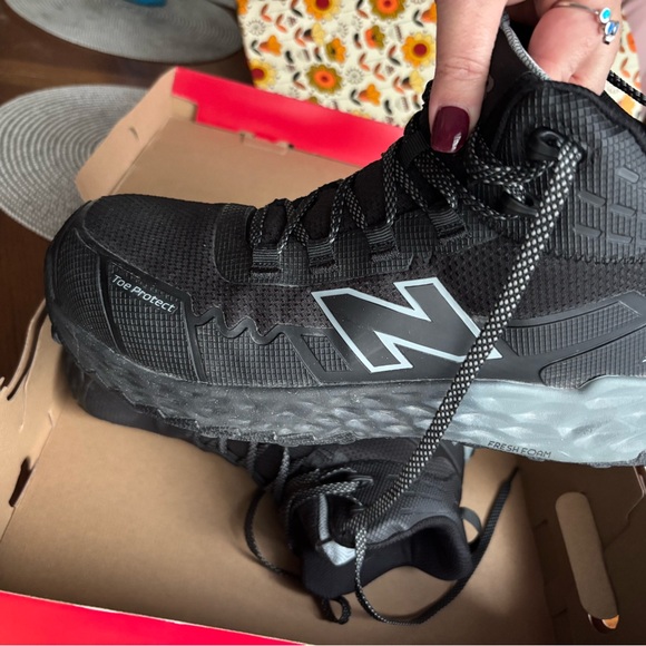 New Balance Black and Gray Athletic Shoes - Picture 1 of 4